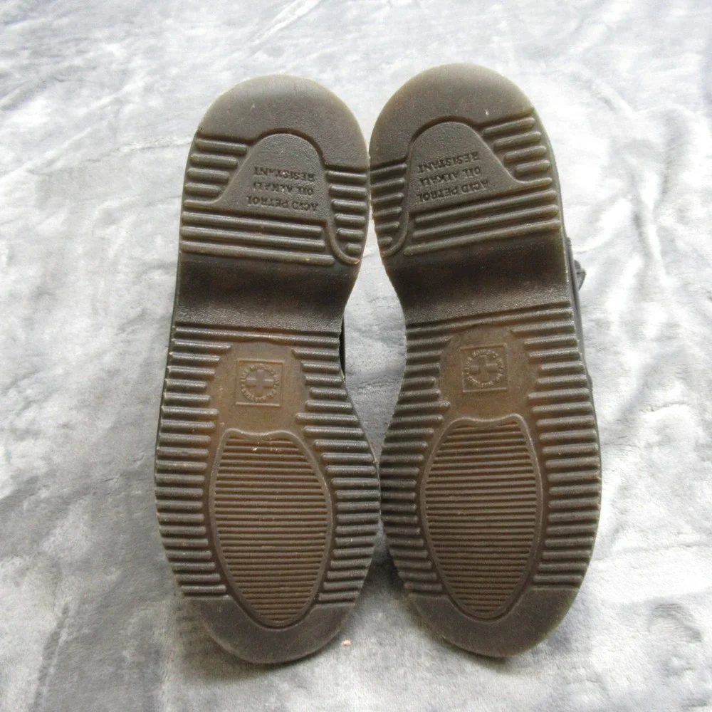Dr. Martens couple small